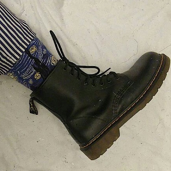 Black Doc Marten combat boots - Picture 2 of 9